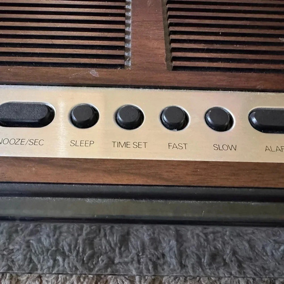 Vintage Veratron Alarm Clock Radio Excellent Condition Tested - Picture 3 of 5